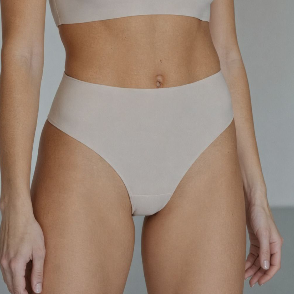 Seamless Camel Toe Thong